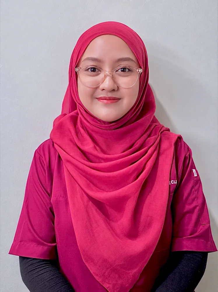 Nadia - Pembantu Klinik
