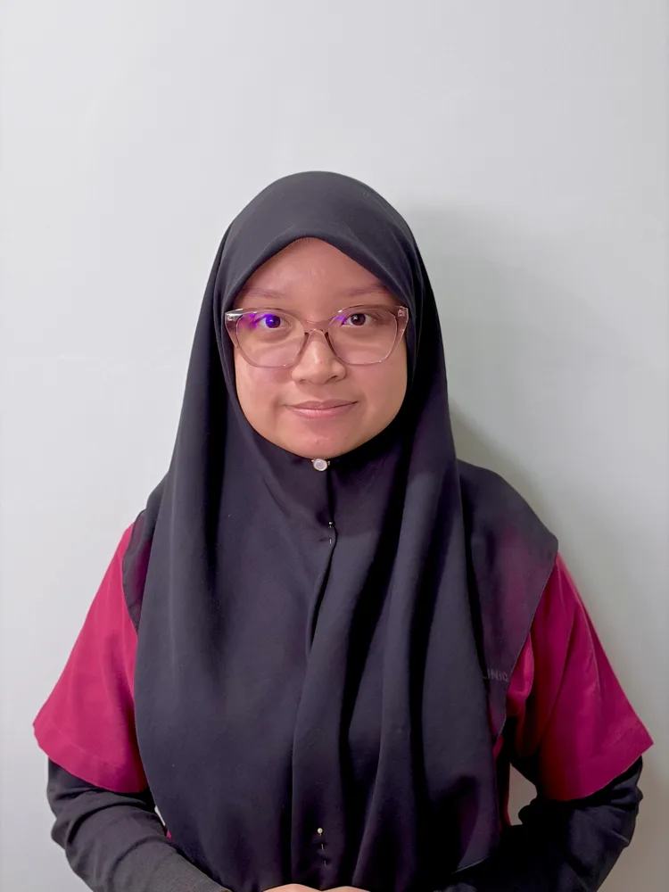 Tina - Pembantu Klinik